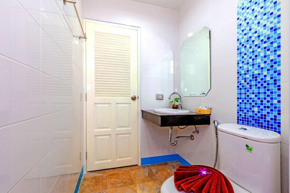 Phusita Hotel - Sha Certified Patong Eksteriør bilde