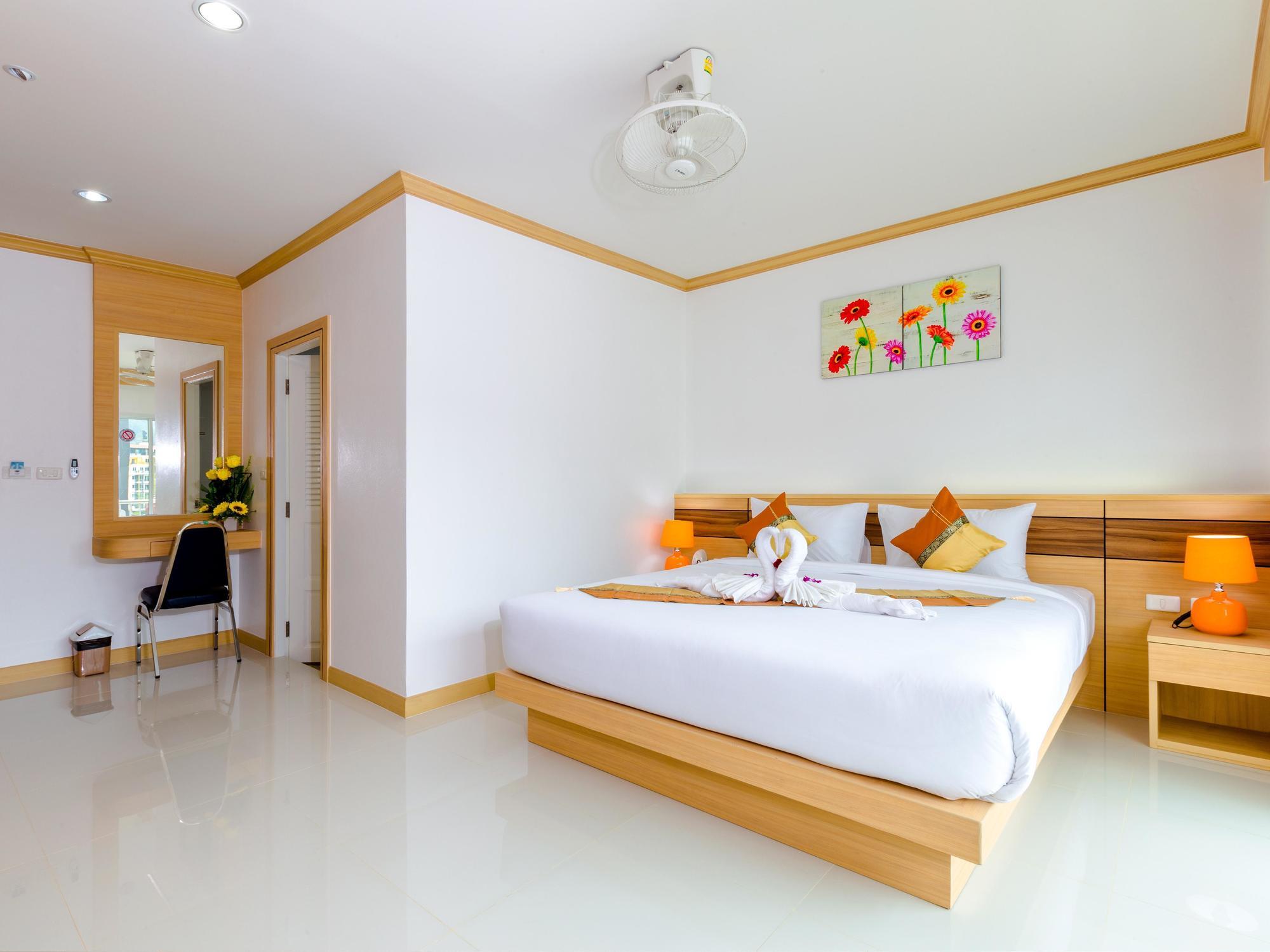 Phusita Hotel - Sha Certified Patong Eksteriør bilde