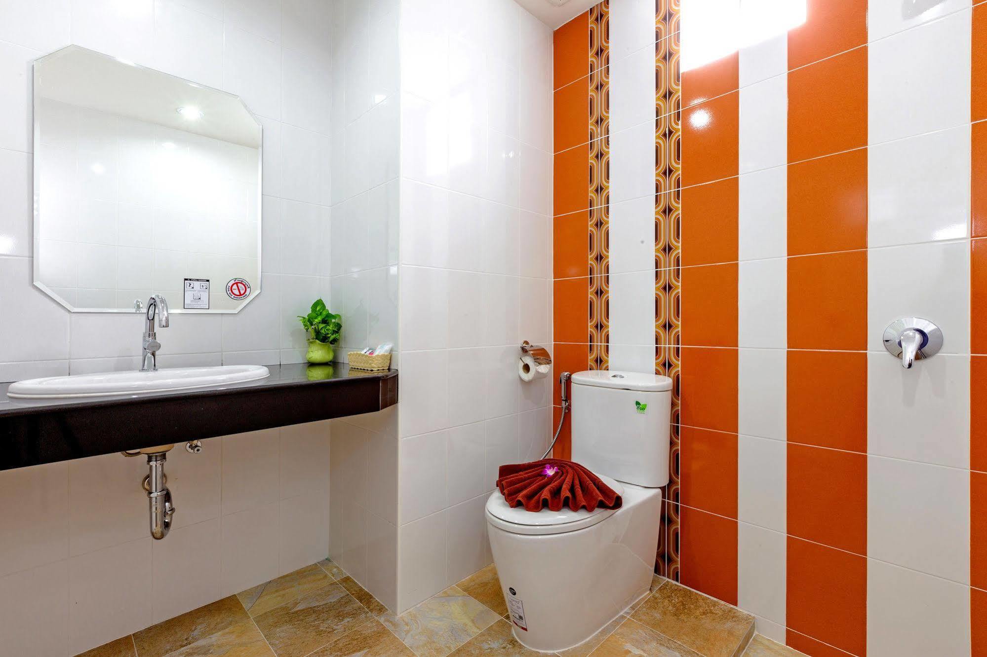 Phusita Hotel - Sha Certified Patong Eksteriør bilde
