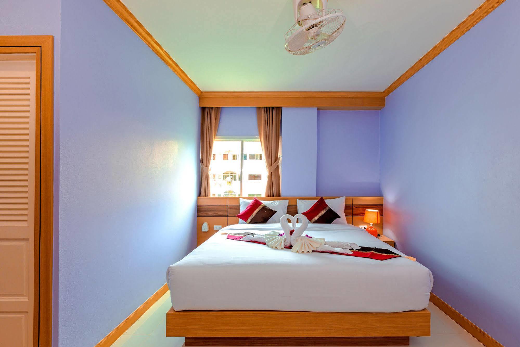 Phusita Hotel - Sha Certified Patong Eksteriør bilde