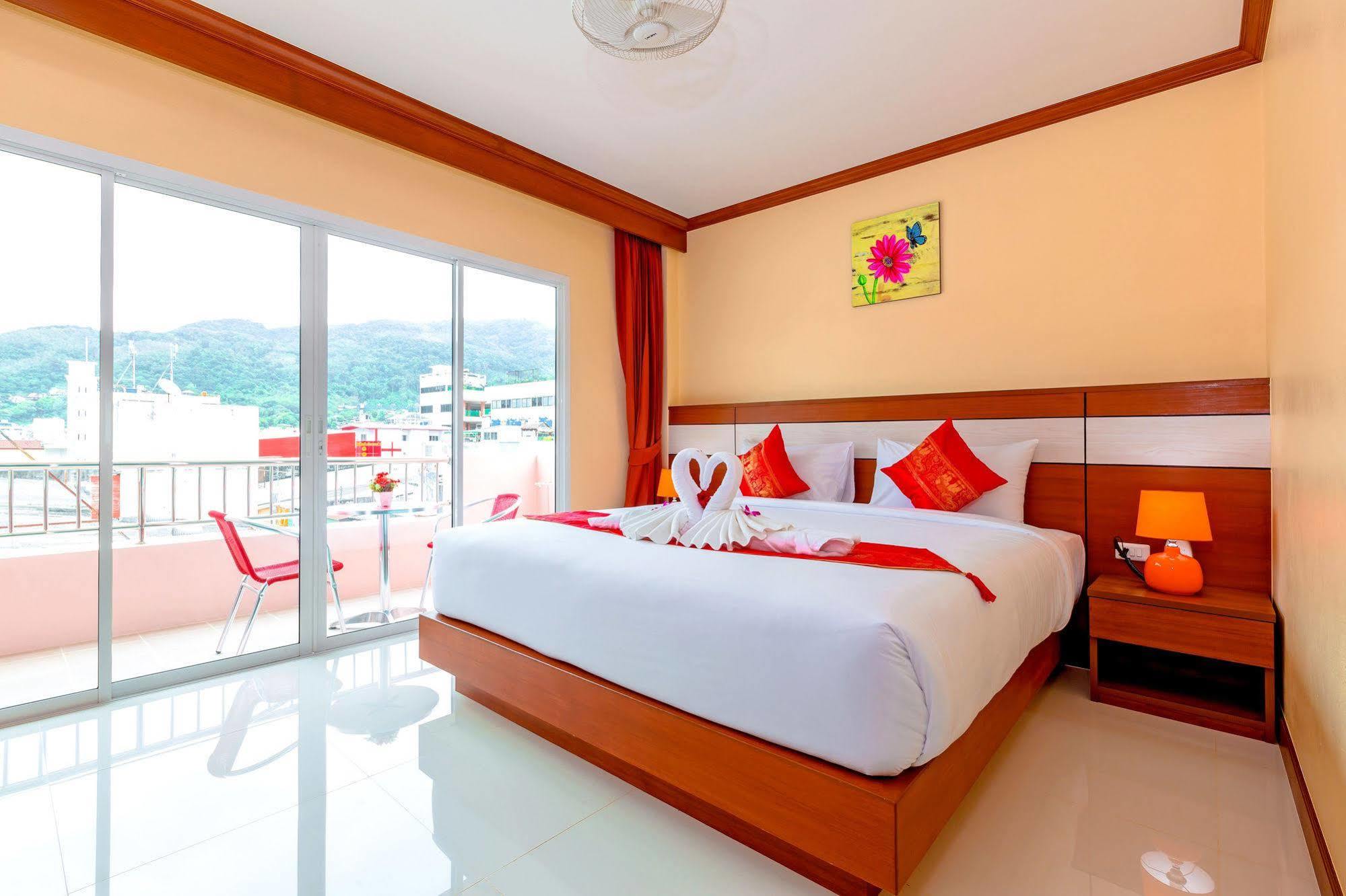 Phusita Hotel - Sha Certified Patong Eksteriør bilde