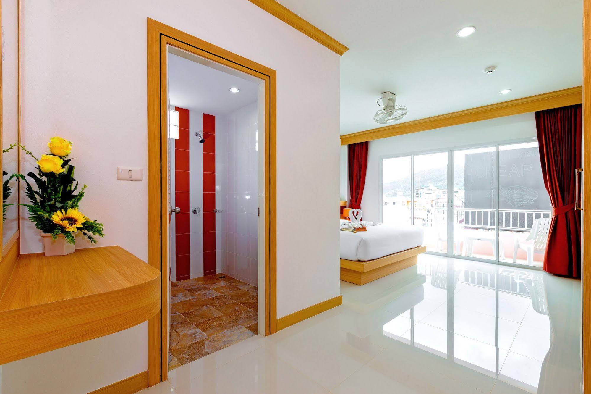 Phusita Hotel - Sha Certified Patong Eksteriør bilde